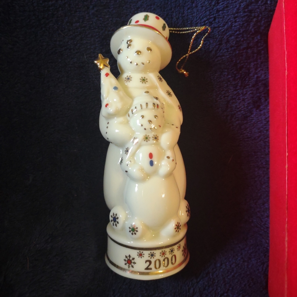 Madison avenue porcelain 2000 Musical Snowman Ornament Plays White Christmas